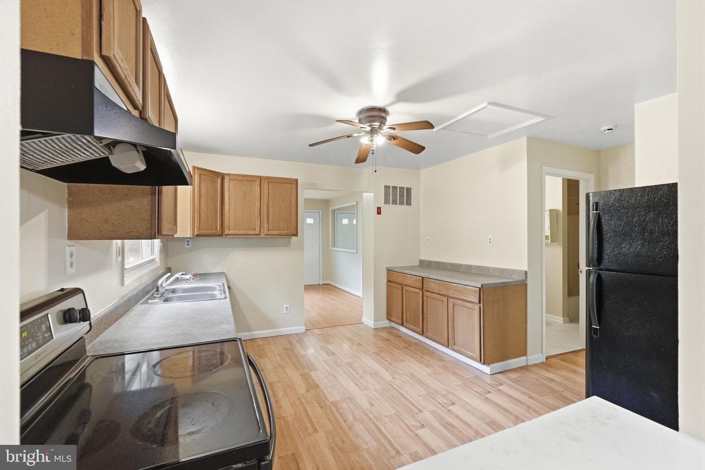 8402 Sleepy Hollow Road photo 9