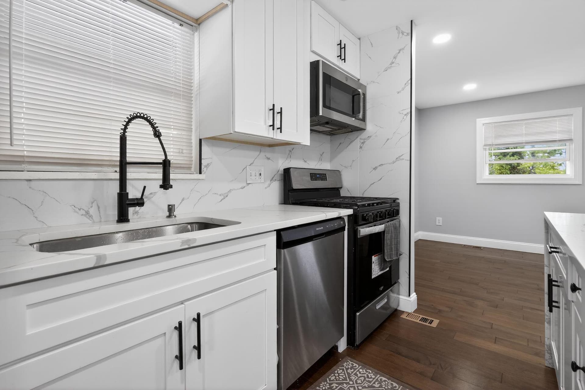2608 Kingsway Road photo 7