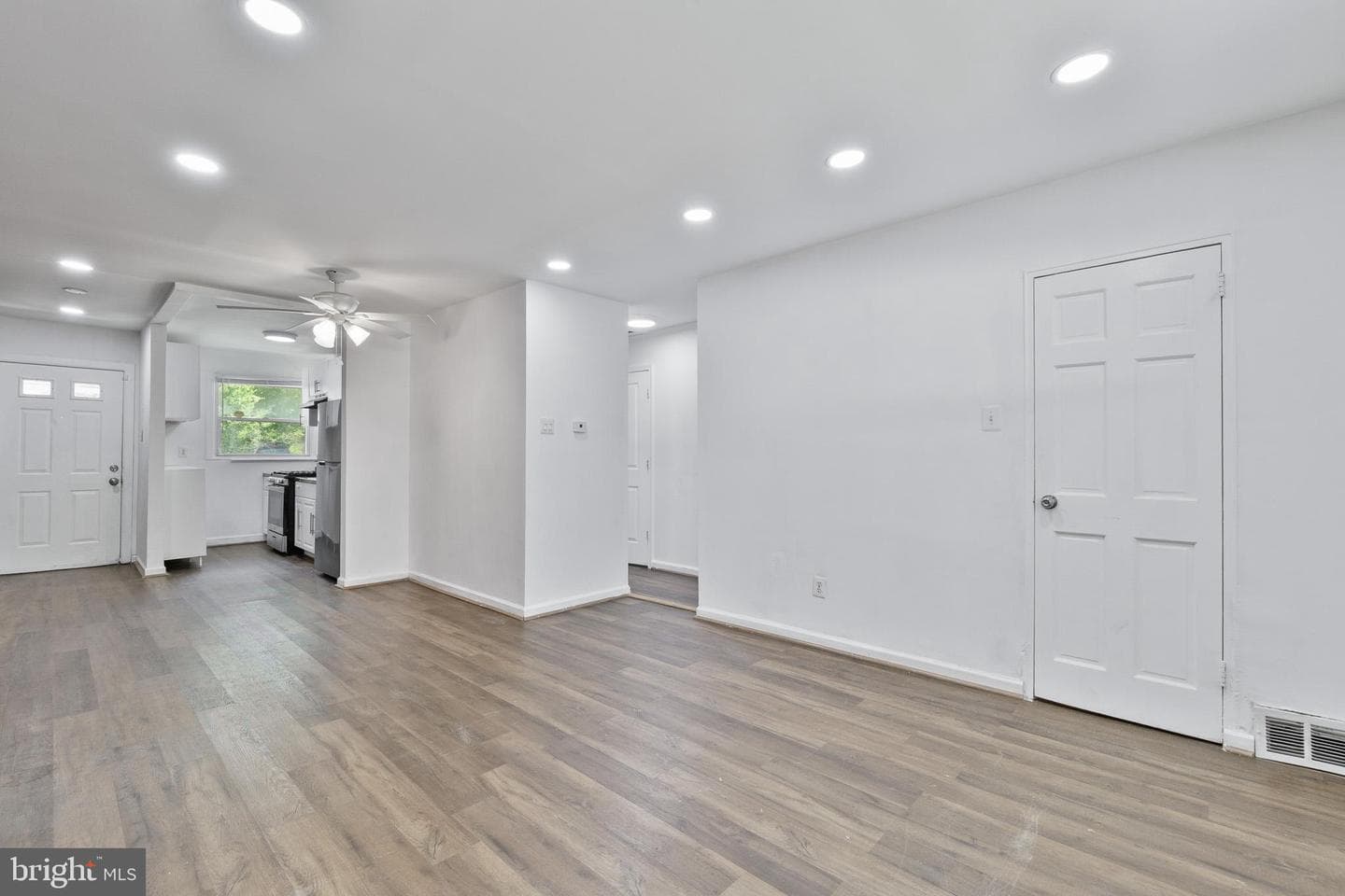7634 Normandy Road photo 9