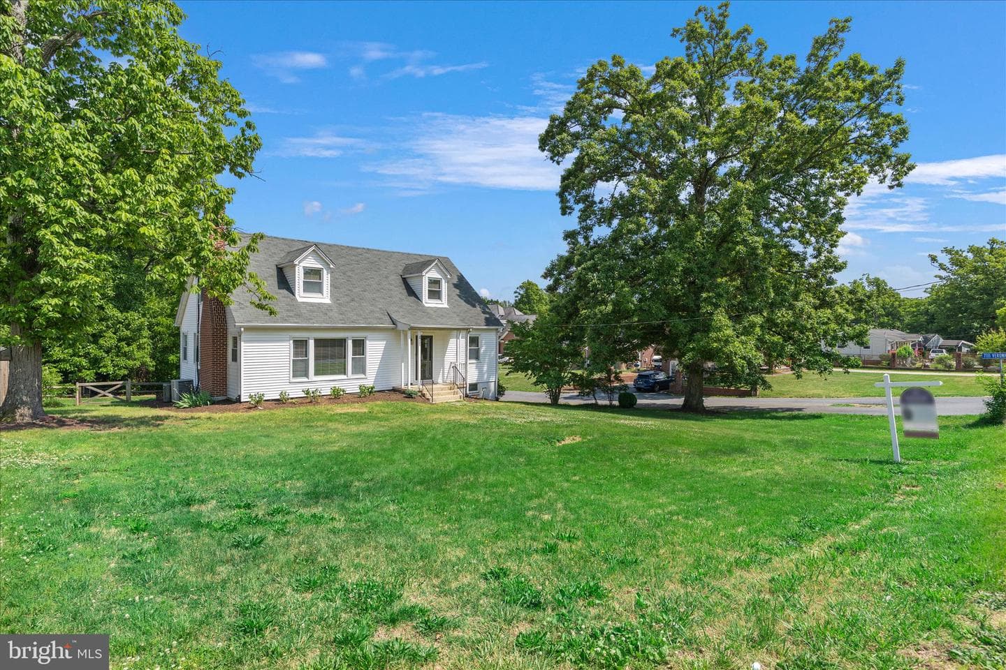 7008 Contee Rd photo 2