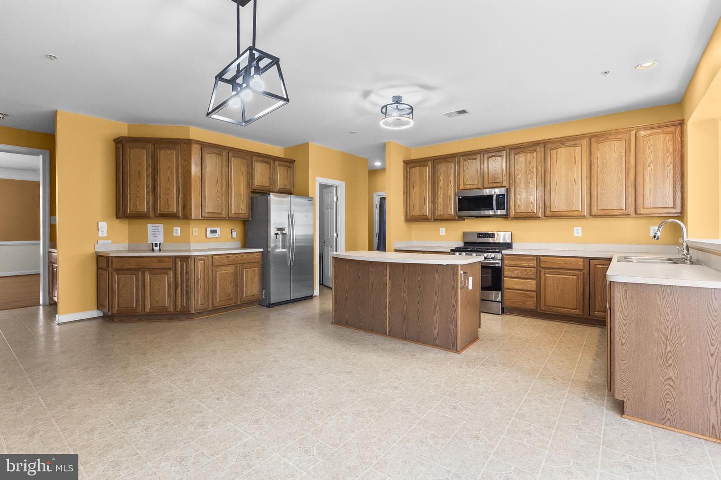 2501 Friendship Heights Drive photo 22