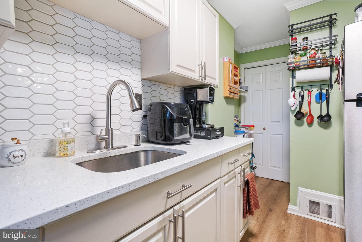 7218 Glenridge photo 13