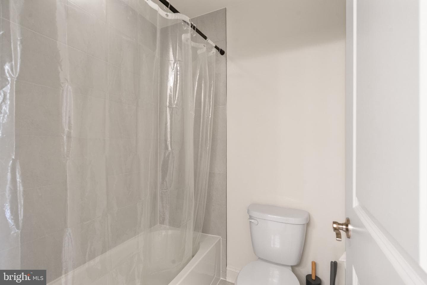 8400 Cedar Chase photo 17