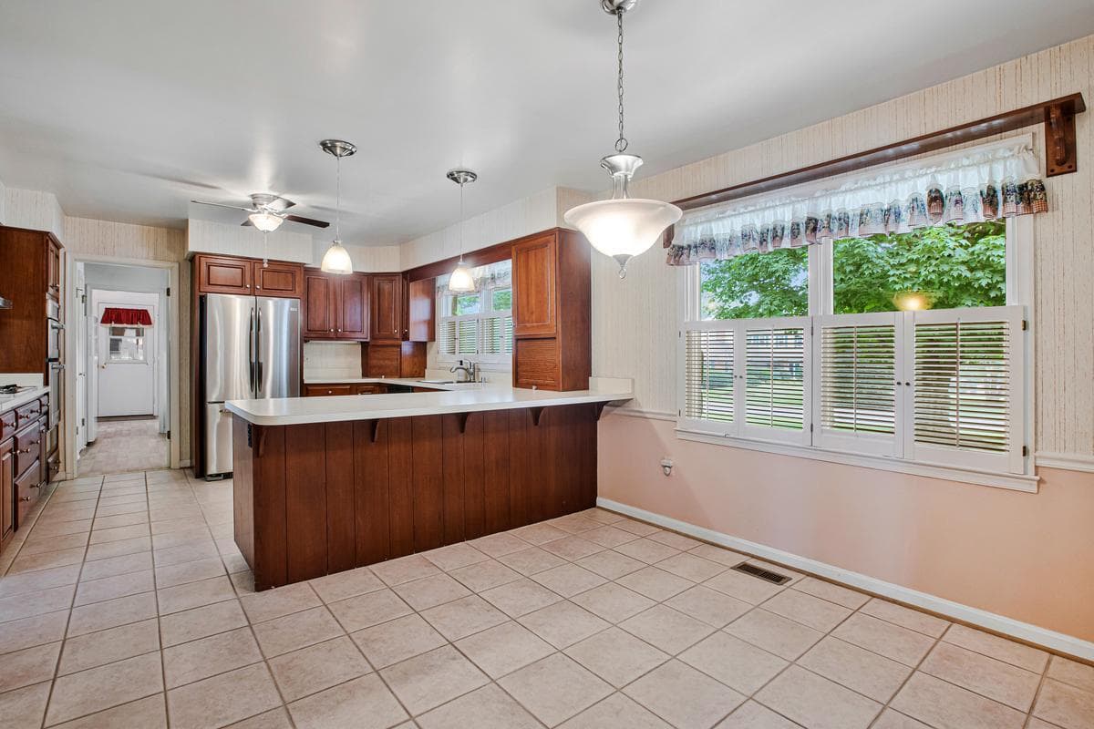 16704 Goldsborough Avenue photo 17