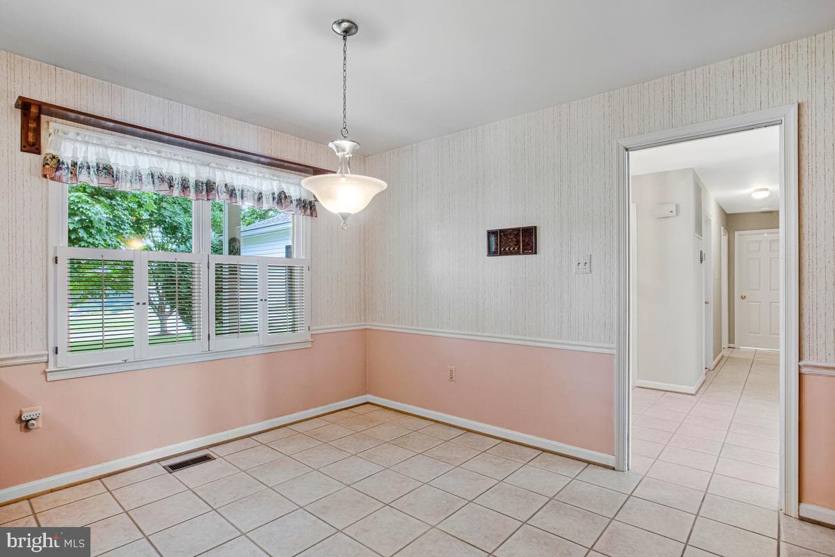 16704 Goldsborough Avenue photo 18
