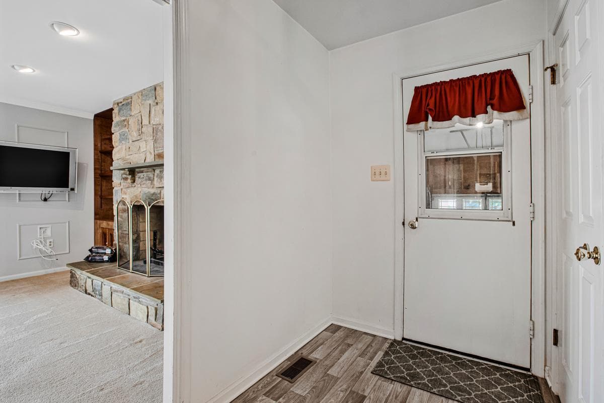 16704 Goldsborough Avenue photo 26