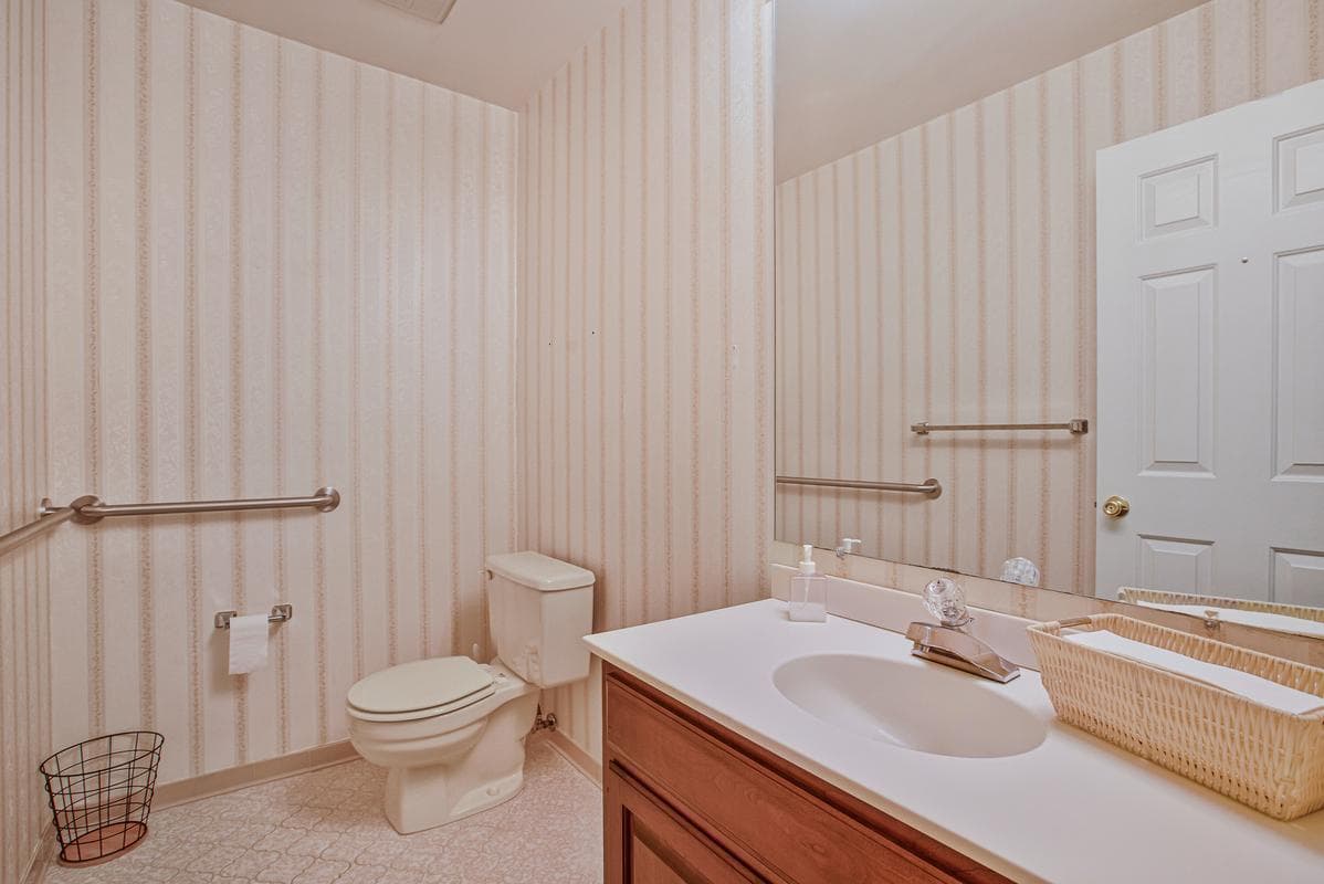 16704 Goldsborough Avenue photo 34