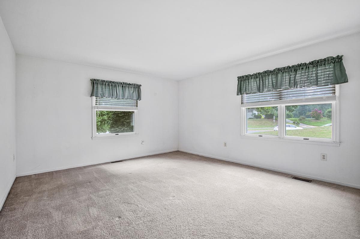 16704 Goldsborough Avenue photo 40