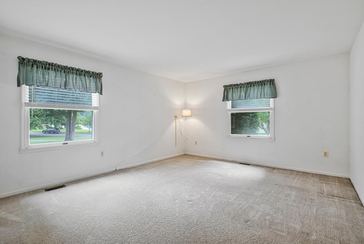 16704 Goldsborough Avenue photo 42