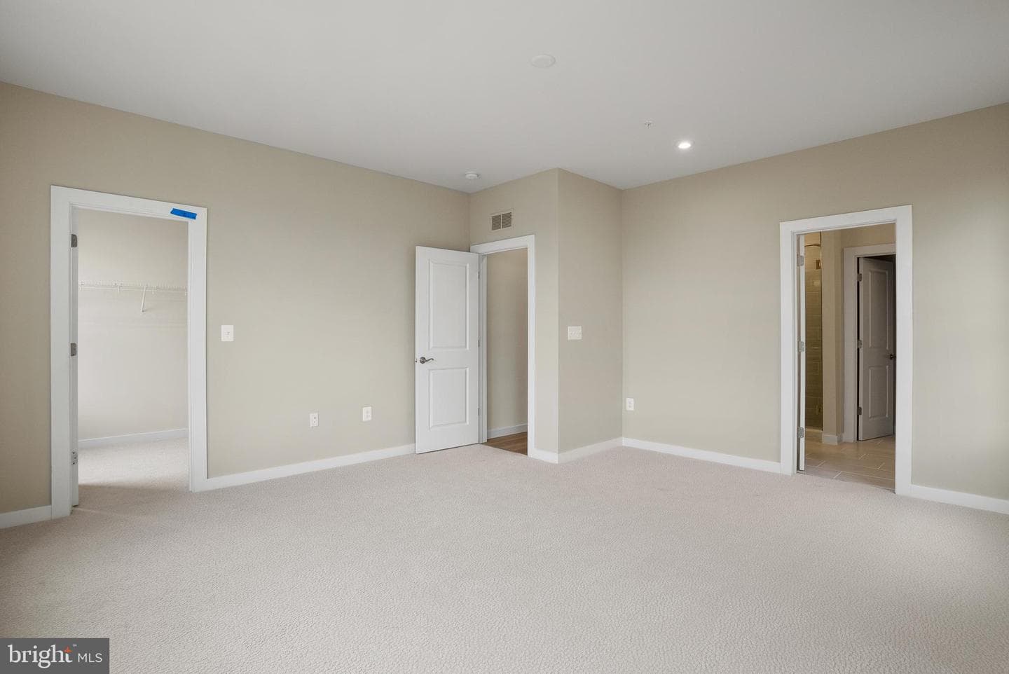 6693 Belcrest Road photo 13