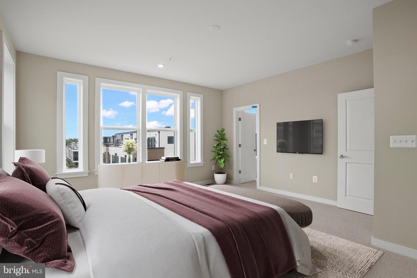 6693 Belcrest Road photo 16