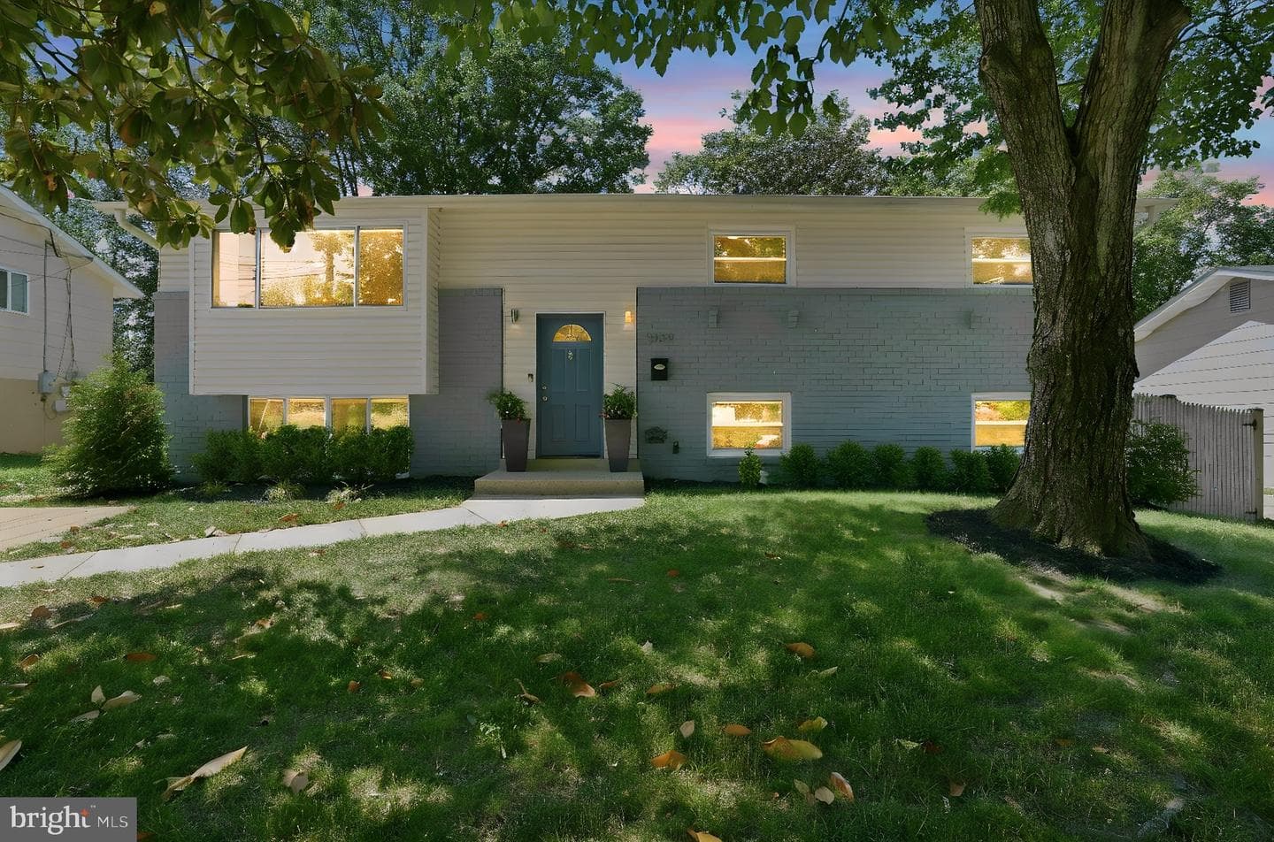 1809 Jarvis Avenue photo 1