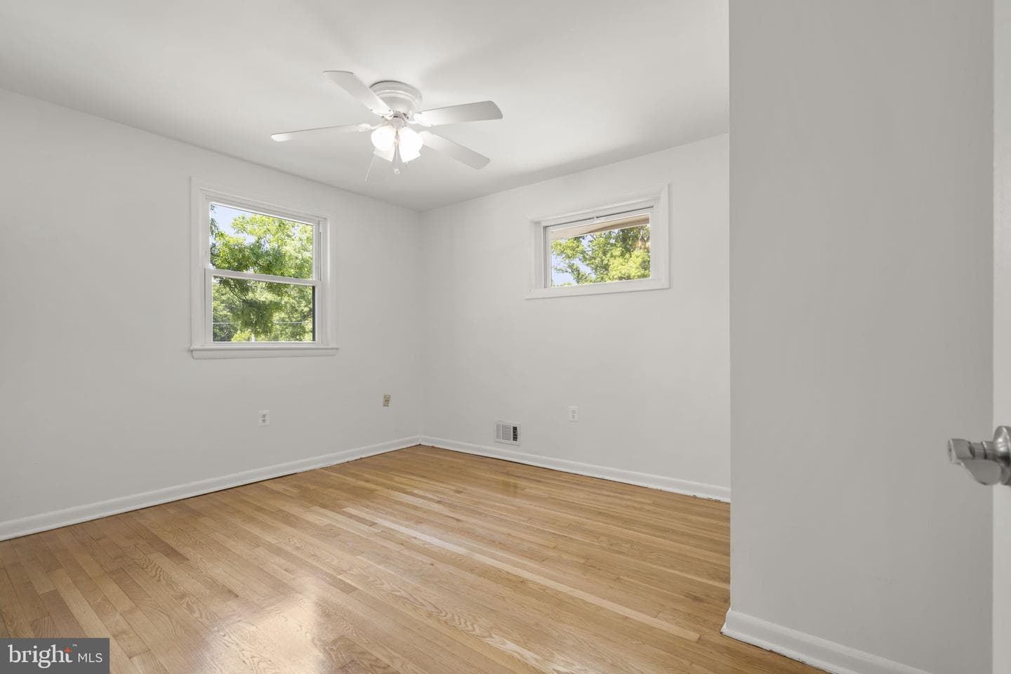 9109 Drake Place photo 18