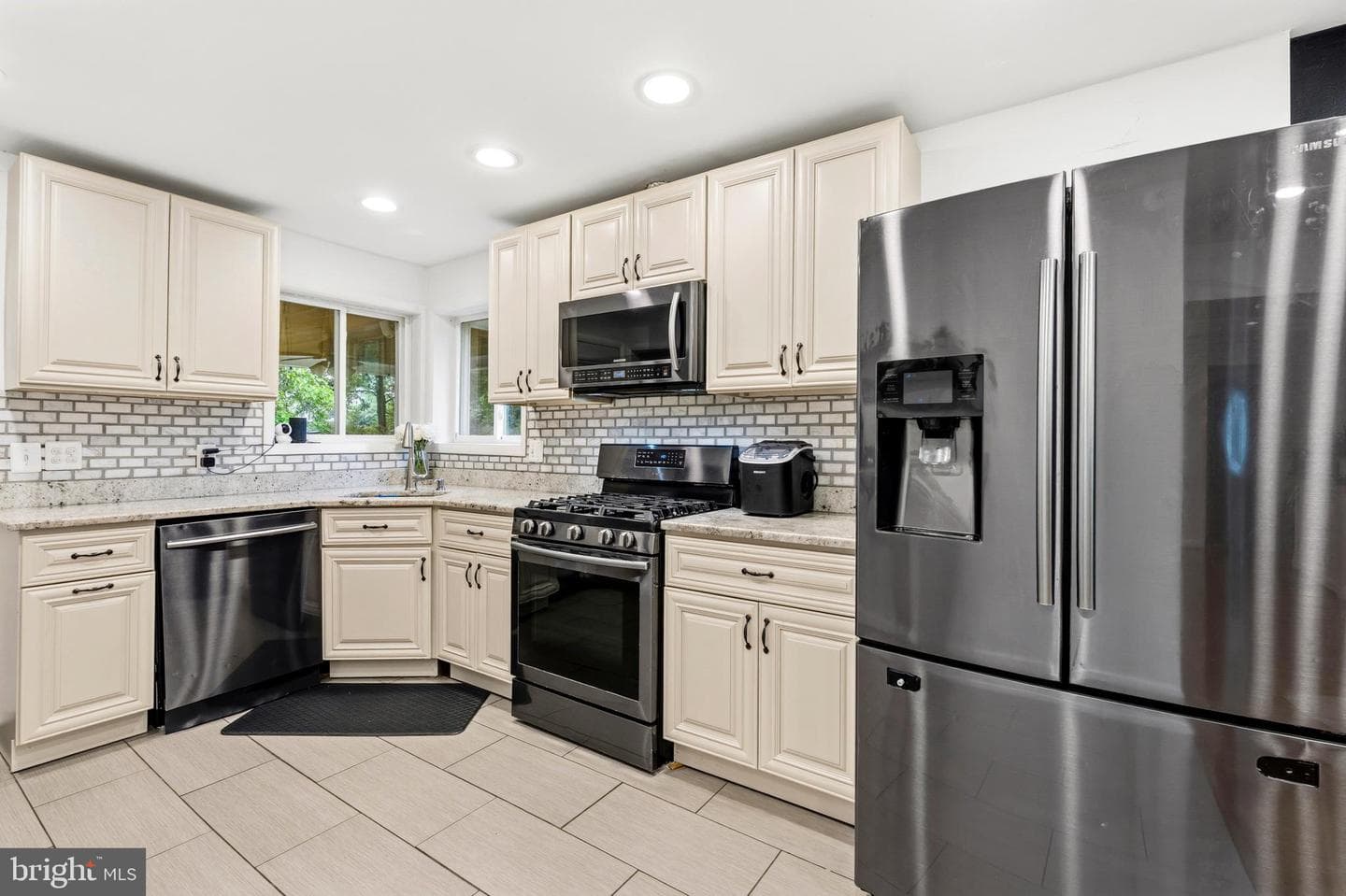 10111 Green Forest Drive photo 10