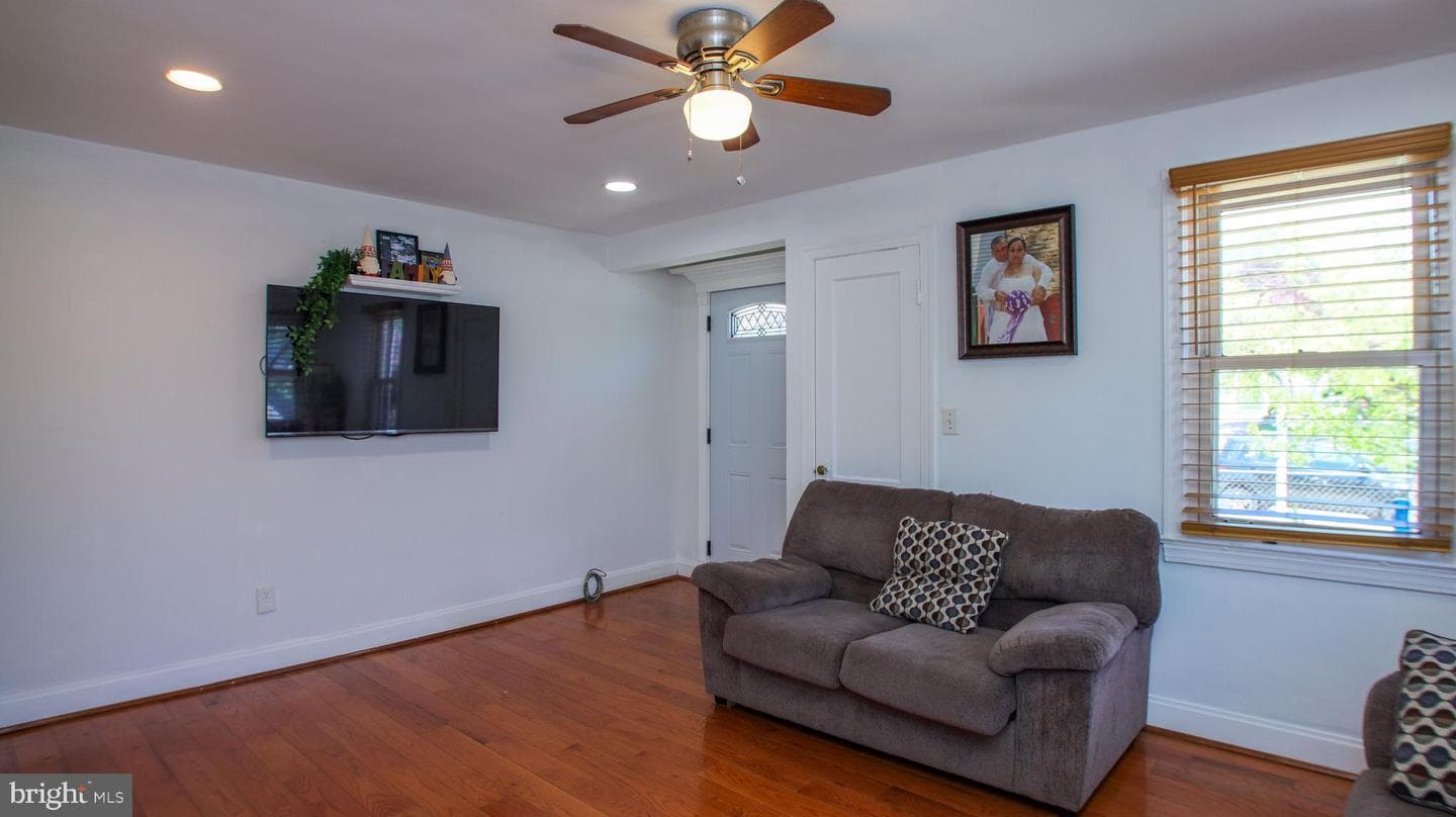 3709 Kennedy Place photo 5