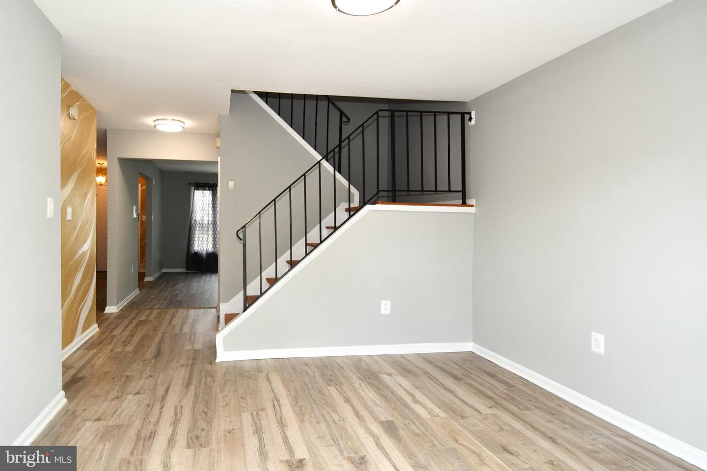 7737 Merrick Lane photo 16