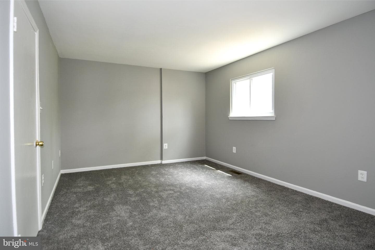 7737 Merrick Lane photo 18
