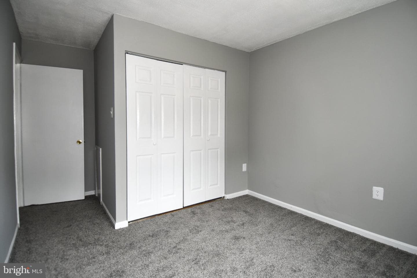7737 Merrick Lane photo 26