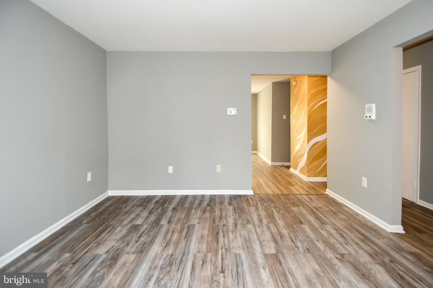 7737 Merrick Lane photo 3