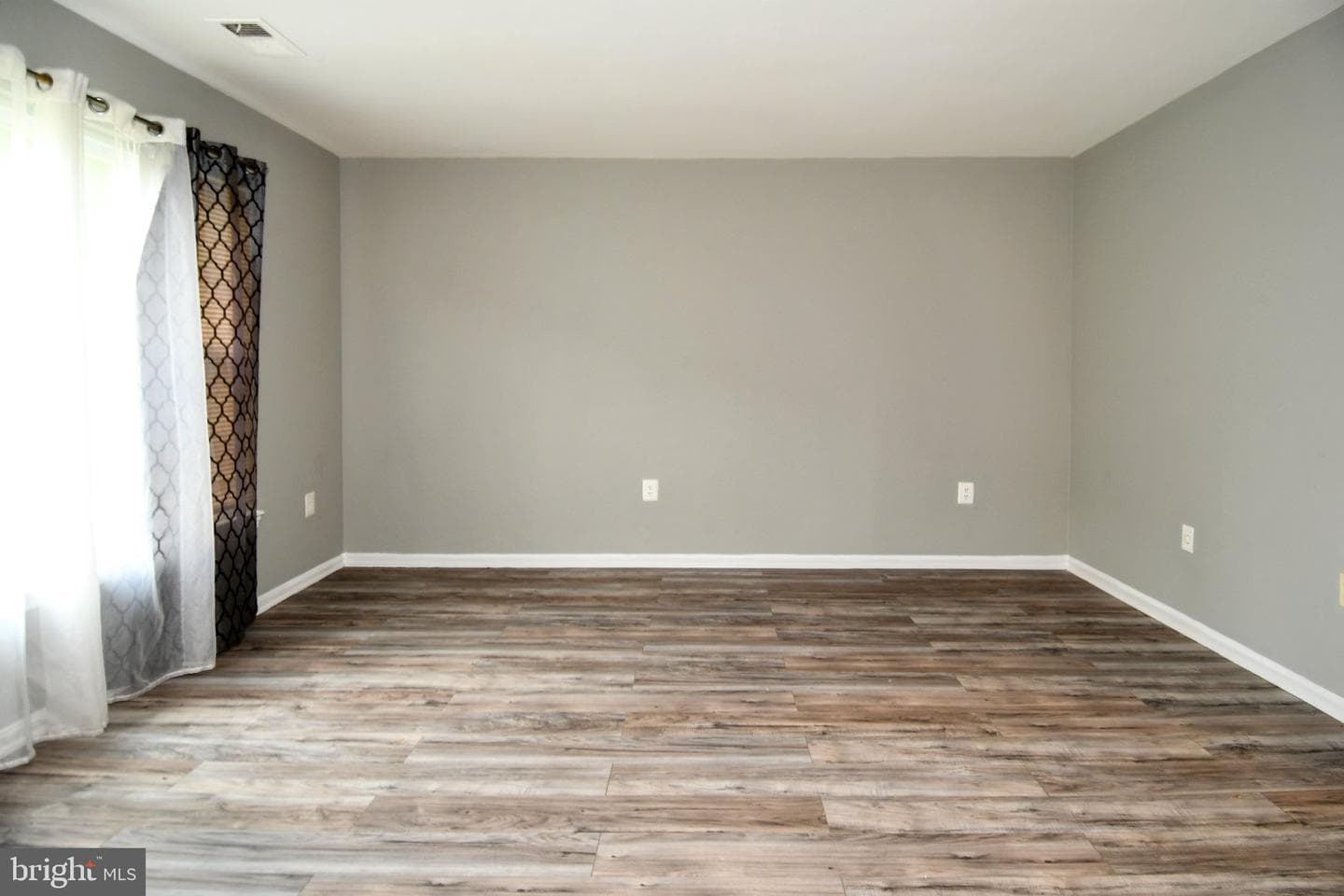 7737 Merrick Lane photo 5