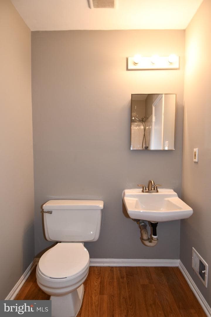 7737 Merrick Lane photo 8