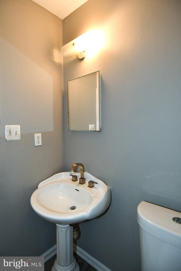 7737 Merrick Lane photo 9