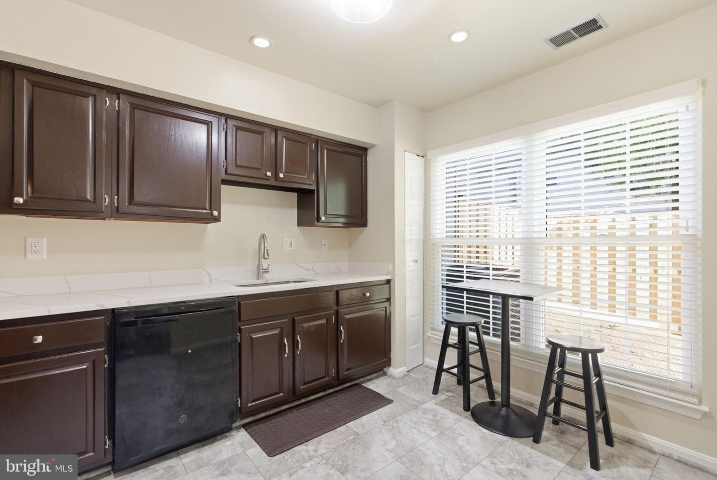 14858 London Lane photo 14