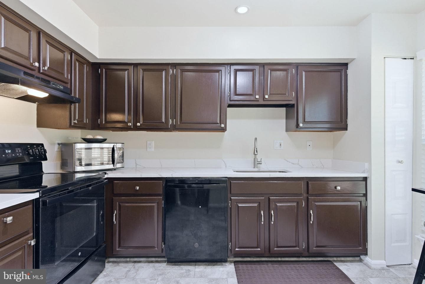 14858 London Lane photo 15