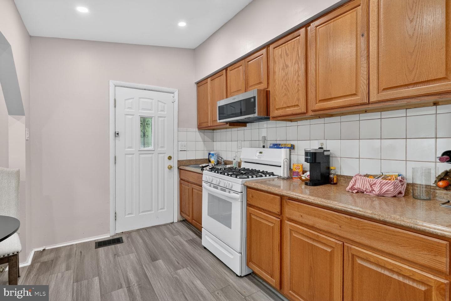 221 Seneca Drive photo 9