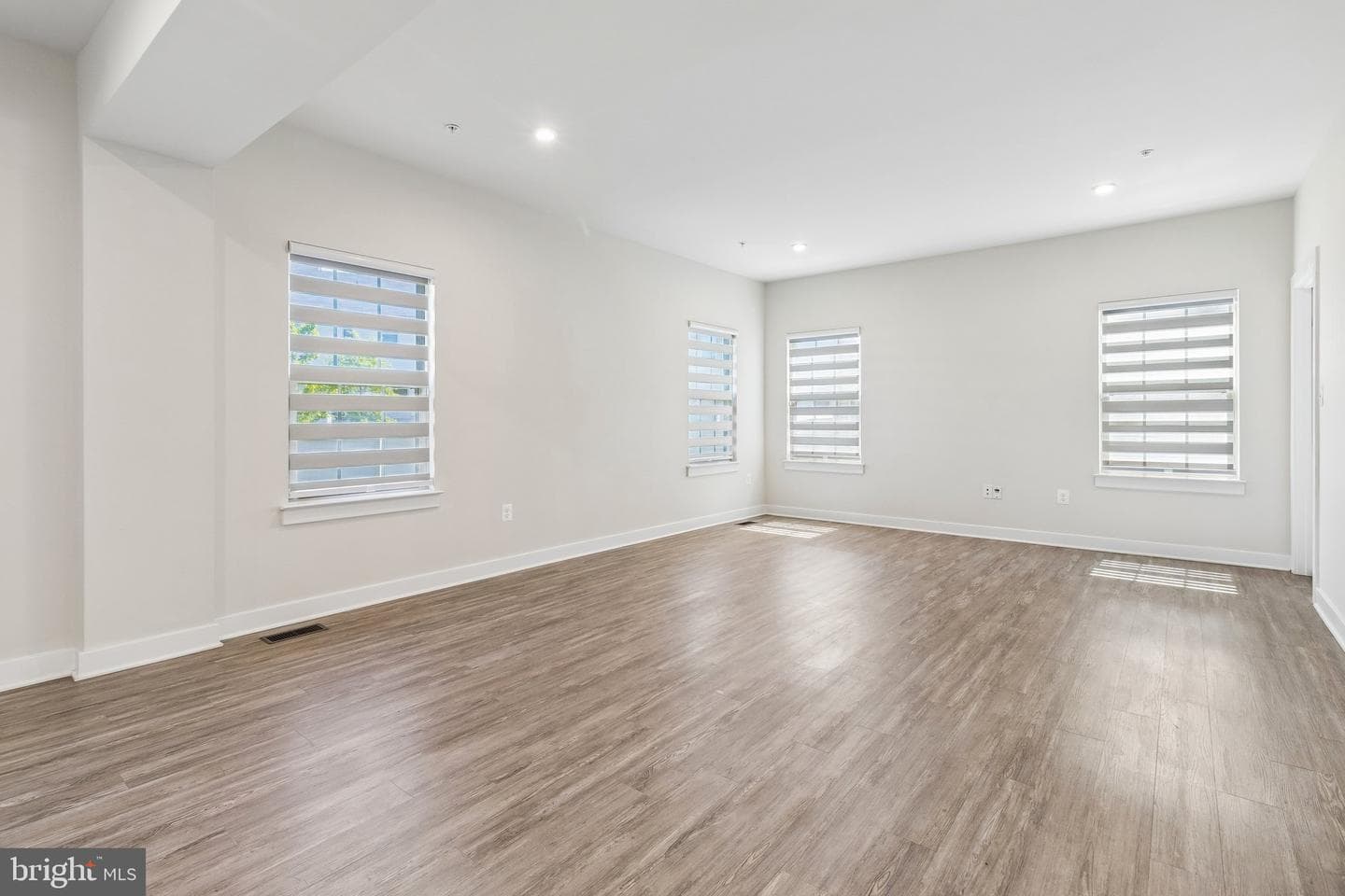 8104 Weedon Way photo 5