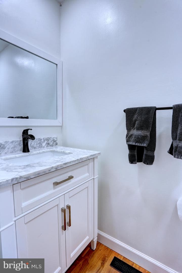 8239 Londonderry Court photo 17