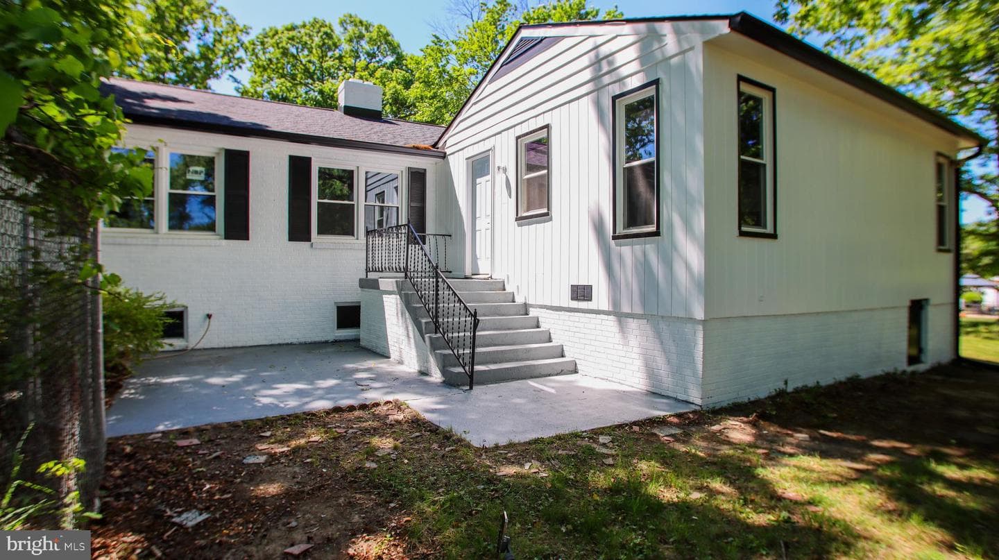 2608 Holly Dr photo 4