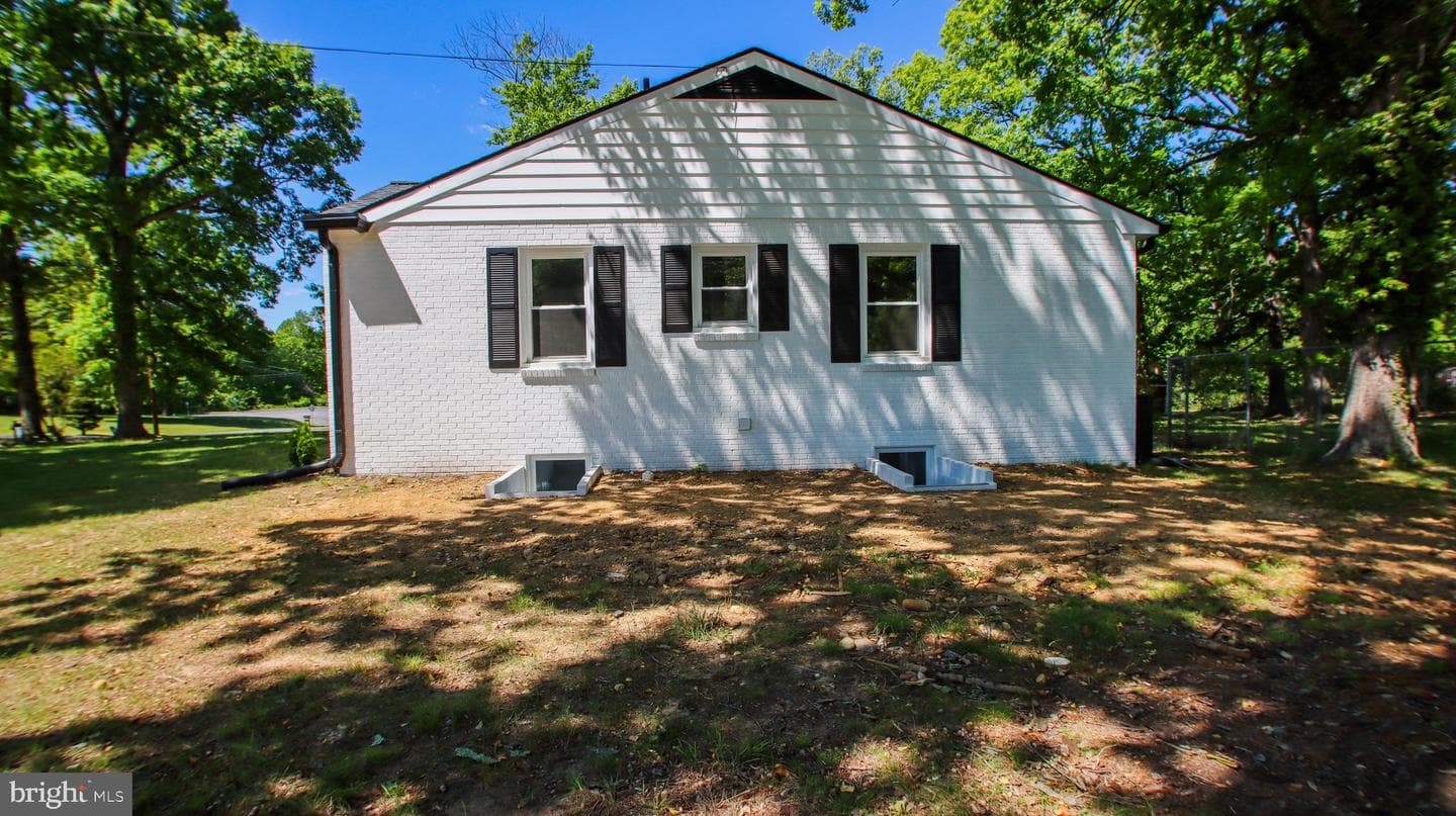 2608 Holly Dr photo 6