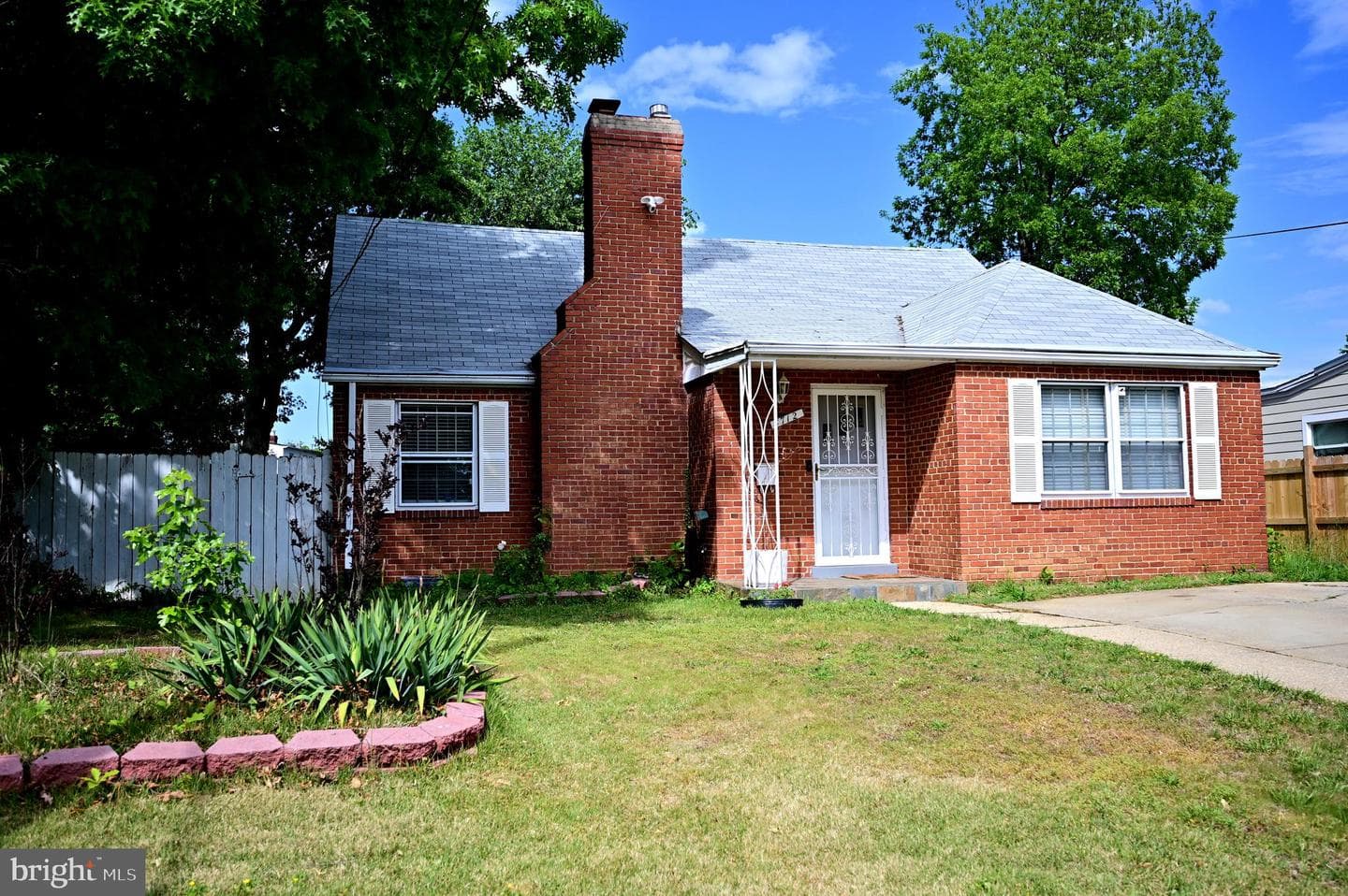 3712 26th Ave photo 1