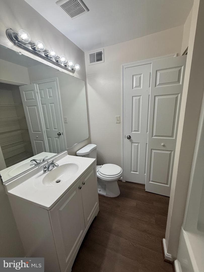 9704 Lake Pointe Court #102 photo 28