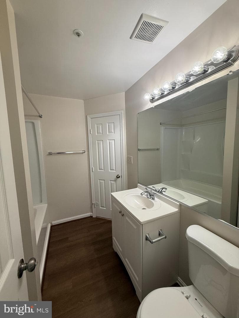 9704 Lake Pointe Court #102 photo 34