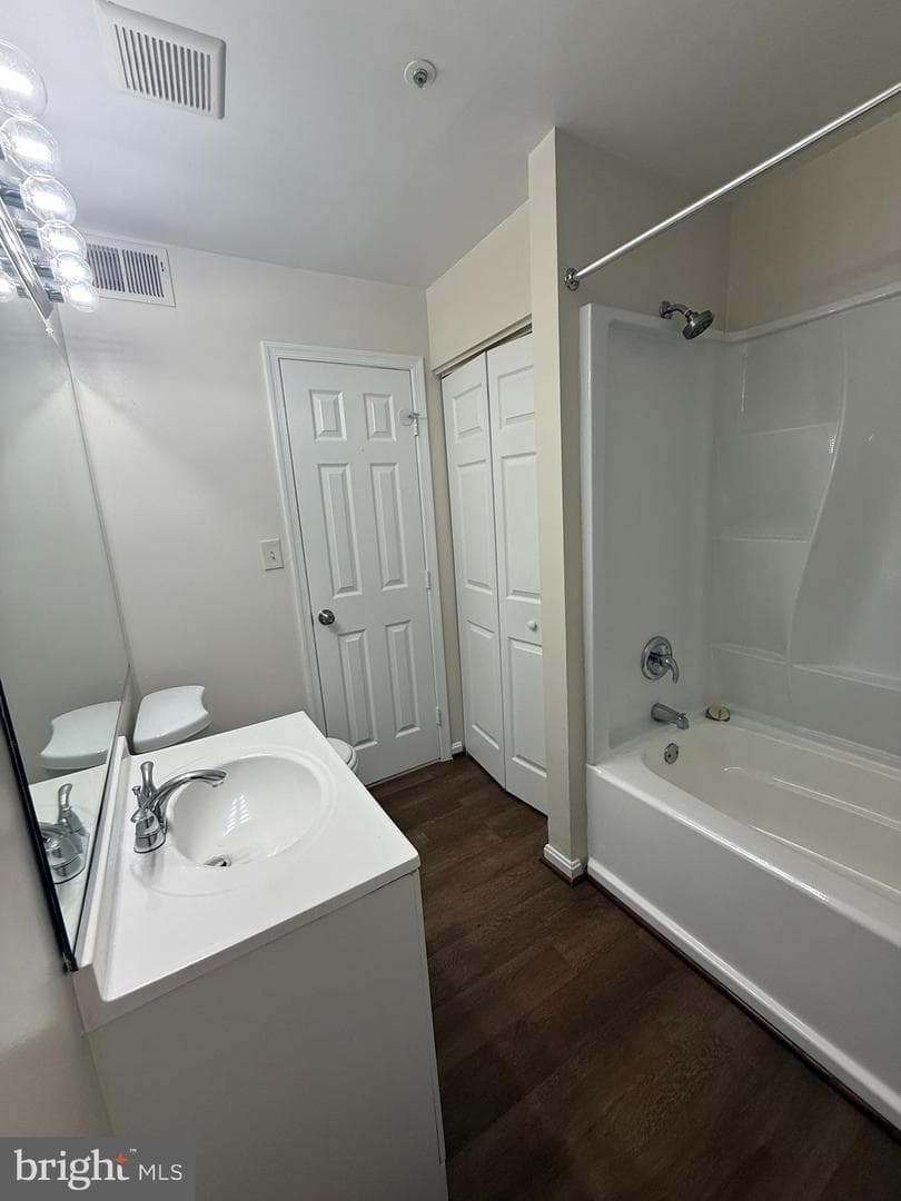 9704 Lake Pointe Court #102 photo 40