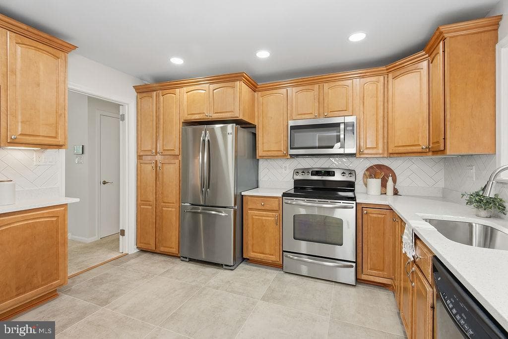12804 Peace Drive photo 11