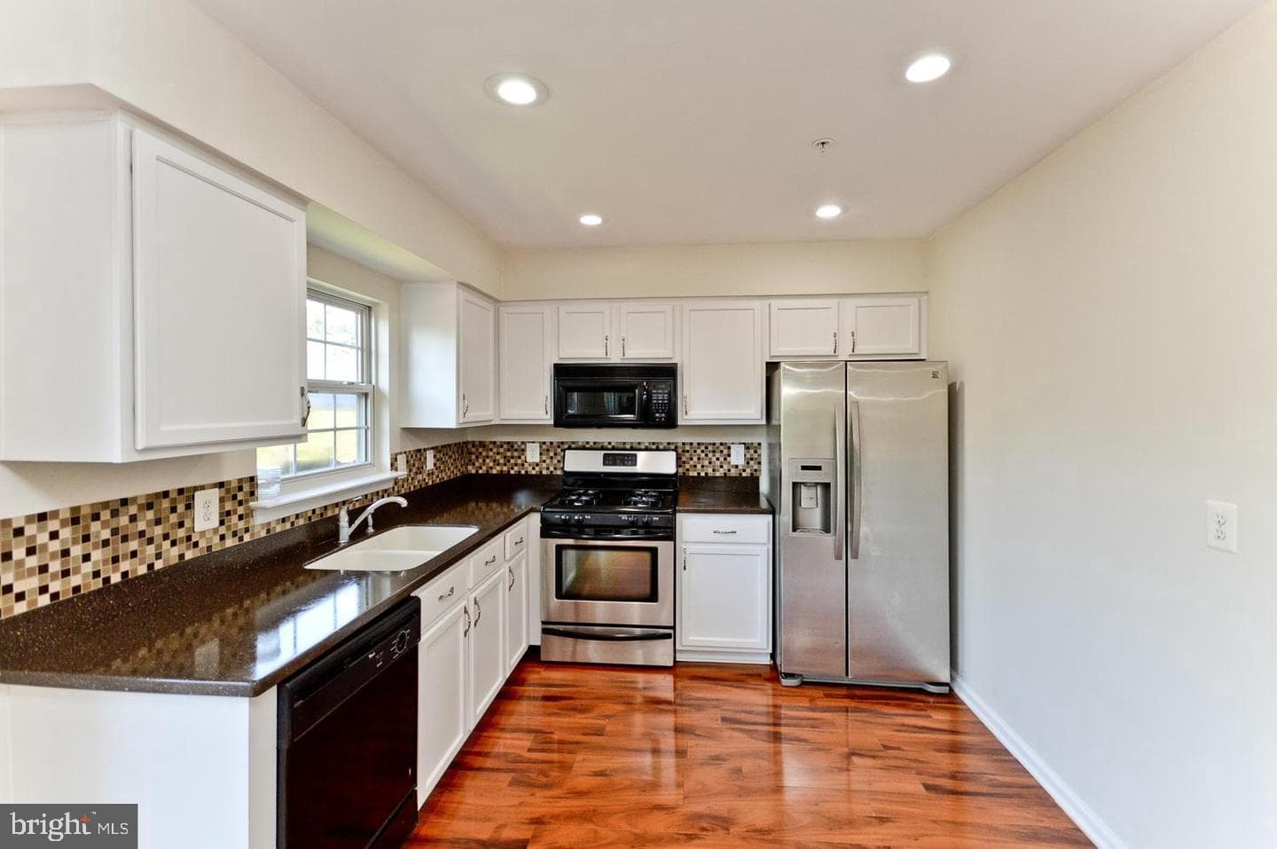 6304 E Hil Mar Circle photo 3