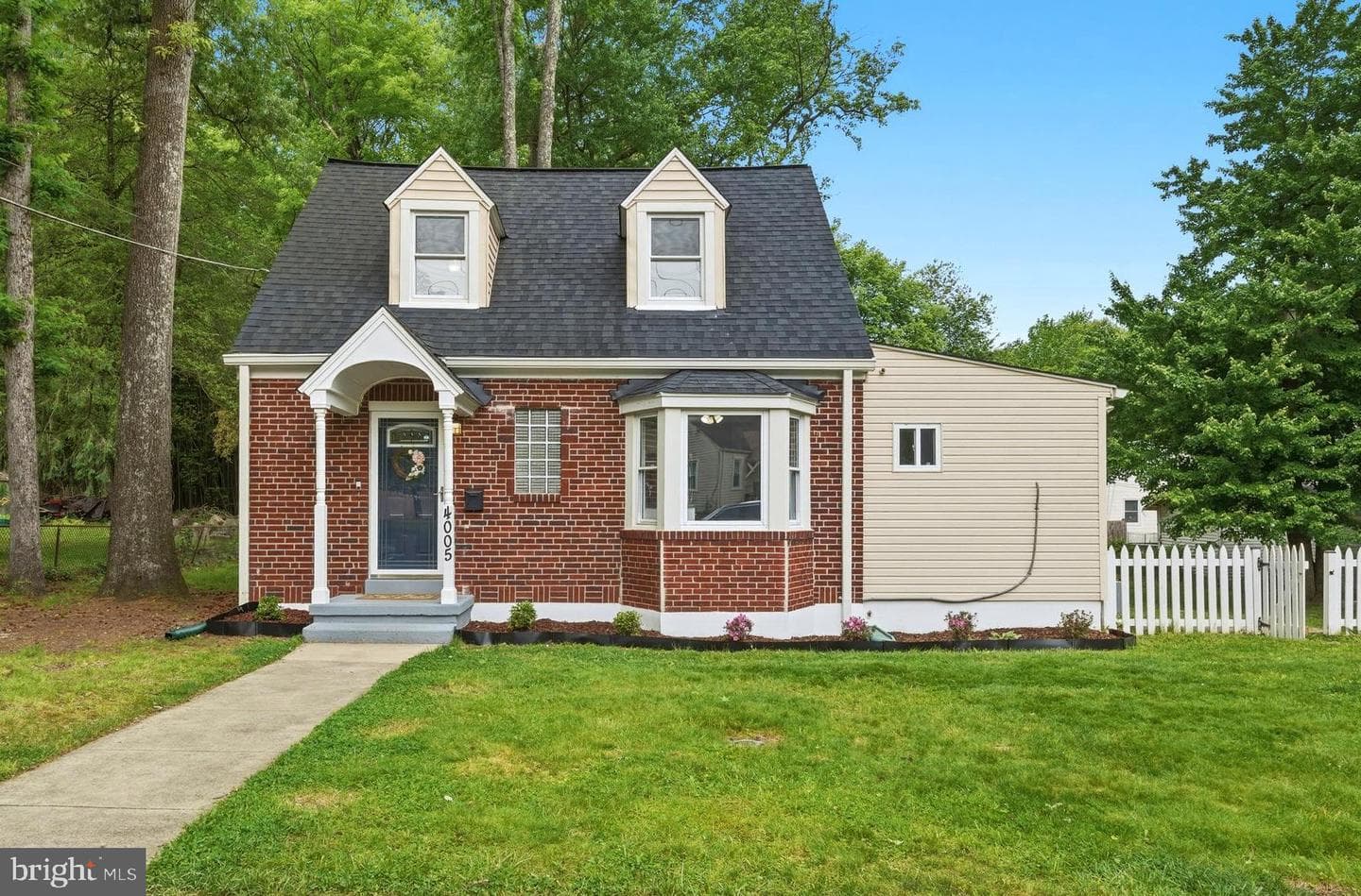 4005 Forest Grove
