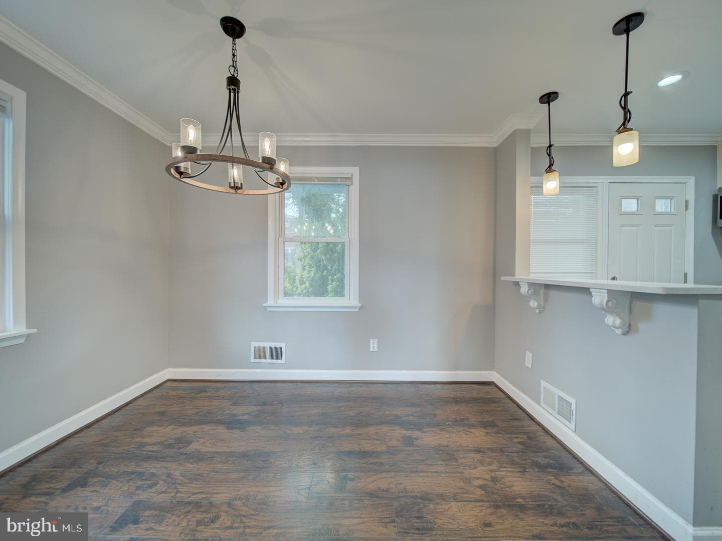 2407 Saint Clair Drive photo 12