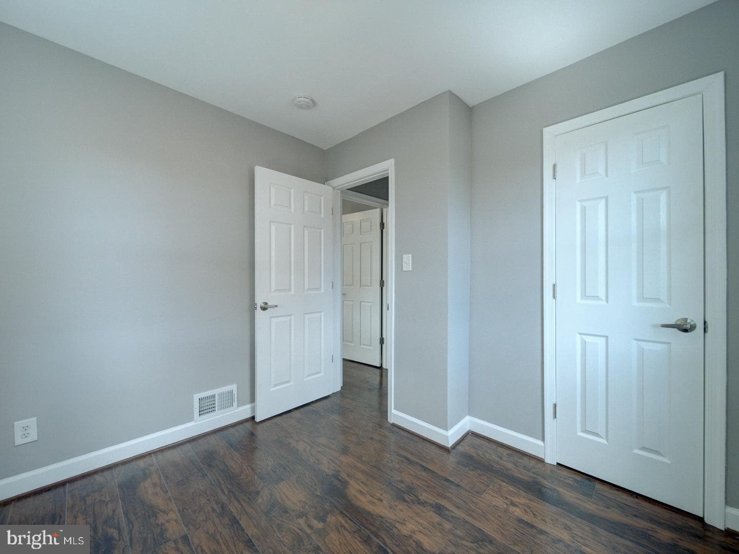 2407 Saint Clair Drive photo 28