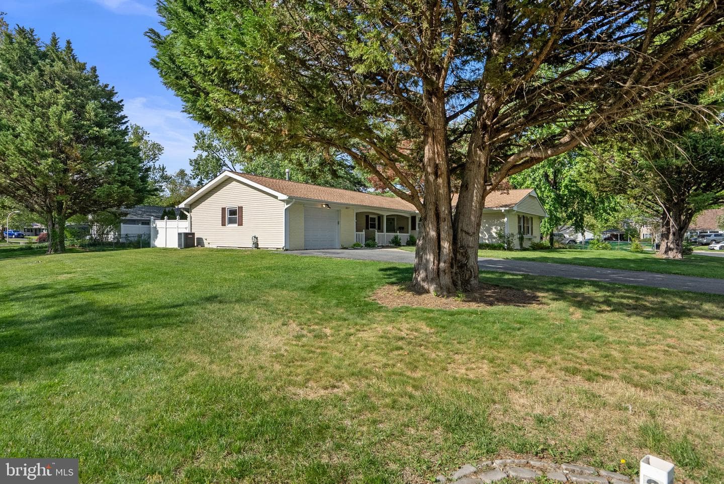 3817 Winchester Lane photo 2