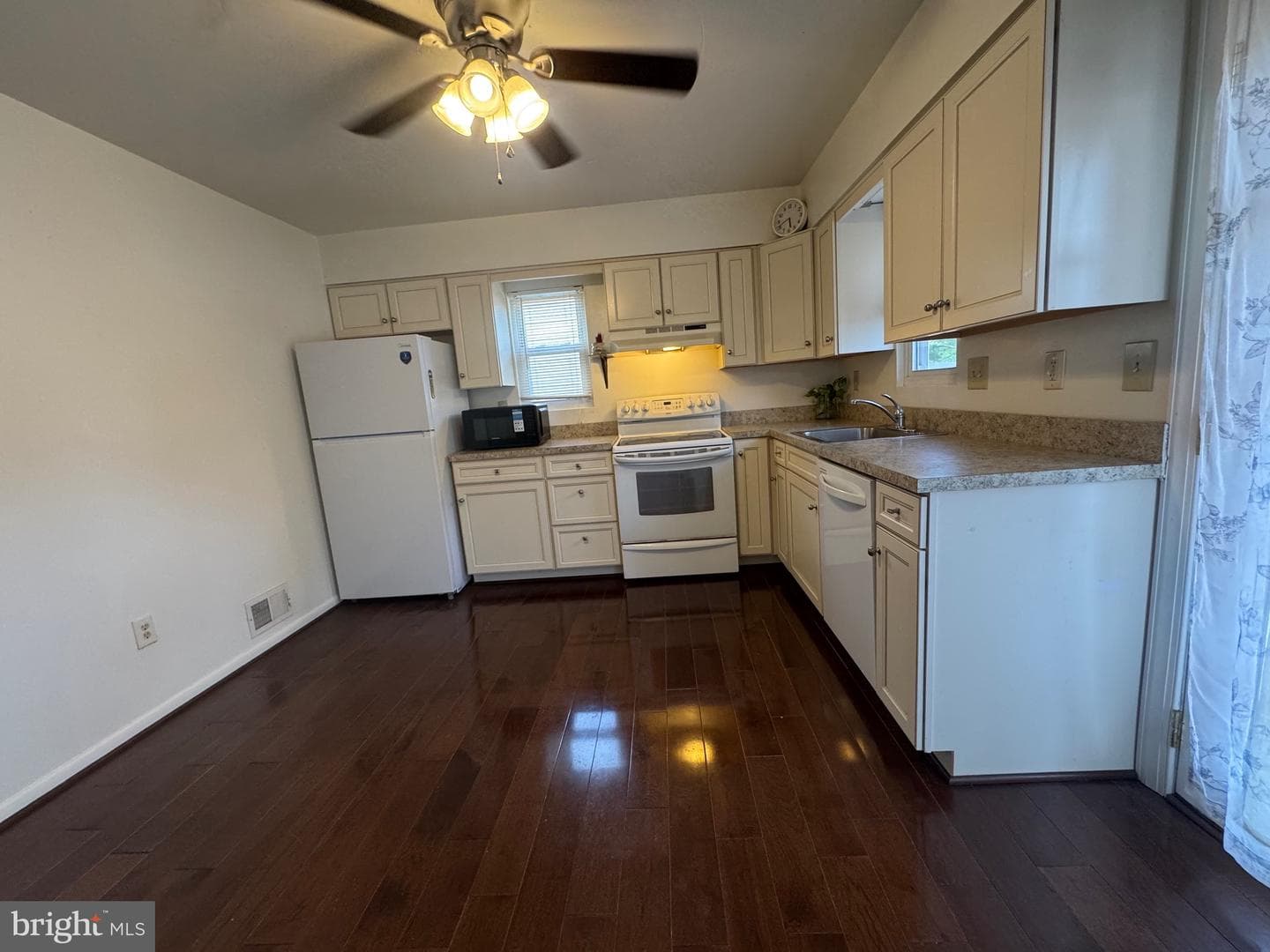 212 11th Street photo 12