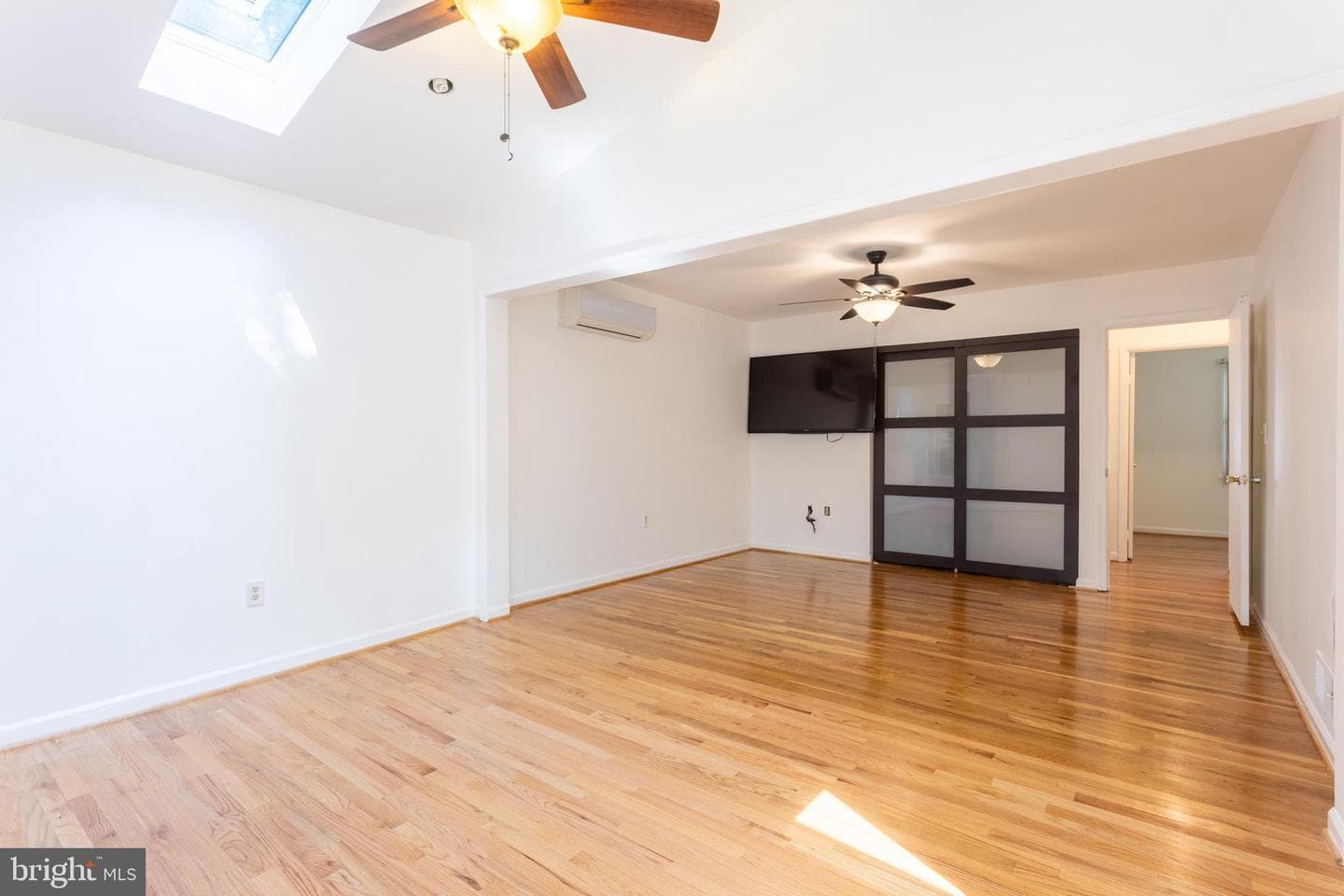 6613 Calmos Street photo 12