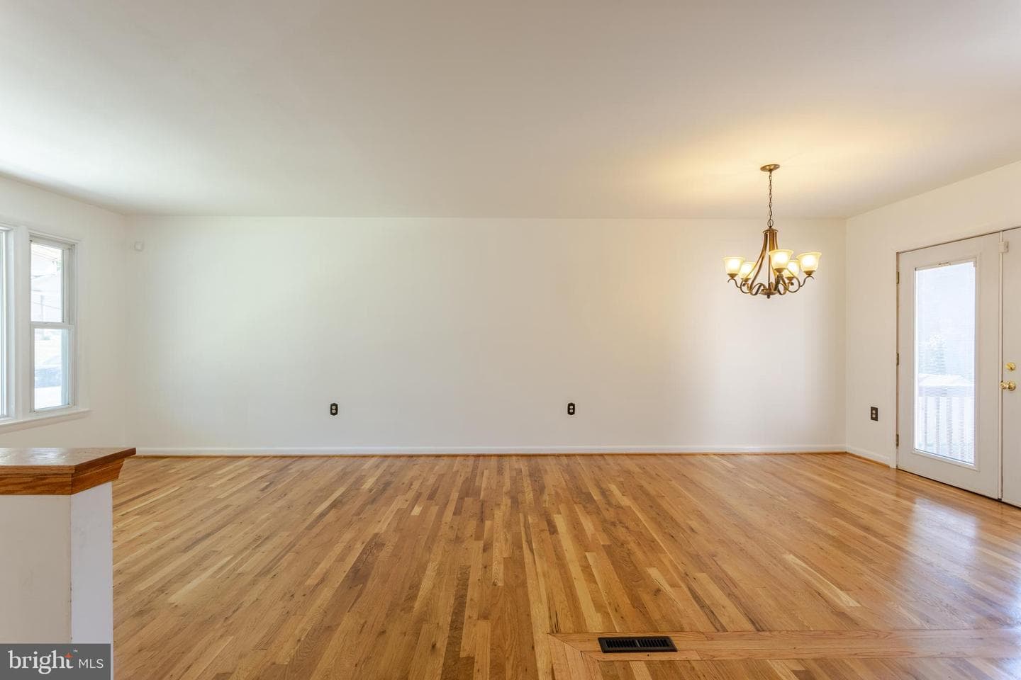 6613 Calmos Street photo 4