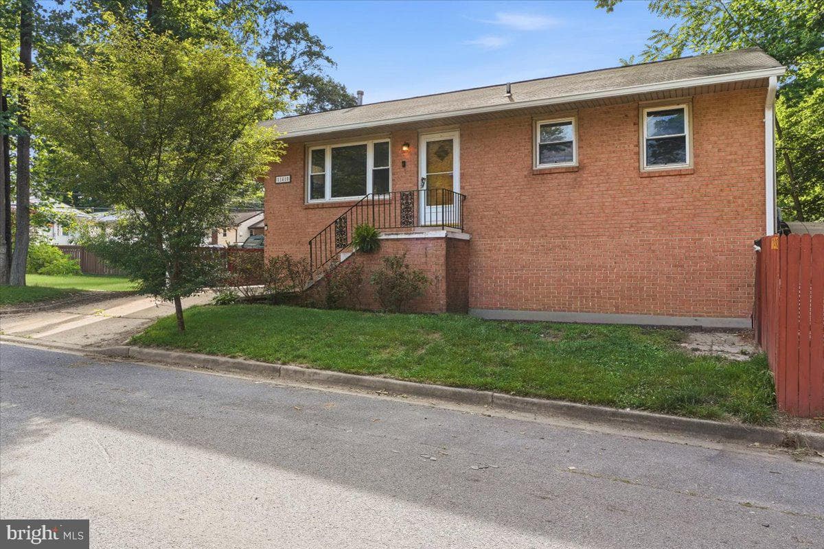 11410 Caroline Avenue, Beltsville