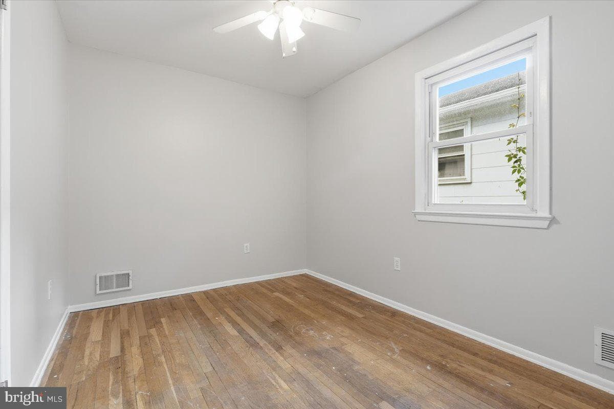 11410 Caroline Avenue photo 14