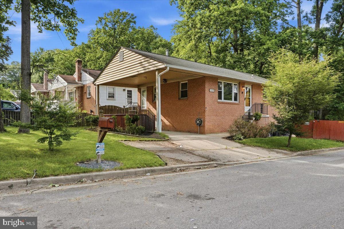 11410 Caroline Avenue, Beltsville