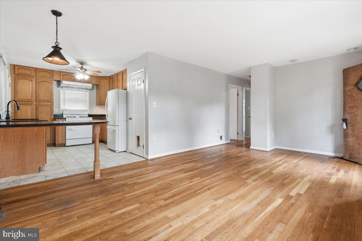 11410 Caroline Avenue photo 8
